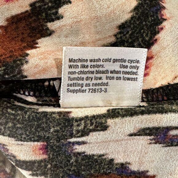 A.N.A. X-Large Tank Top Sleeveless Lightweight Semi-Sheer Hi-Low Hem V-Neck - Picture 9 of 9